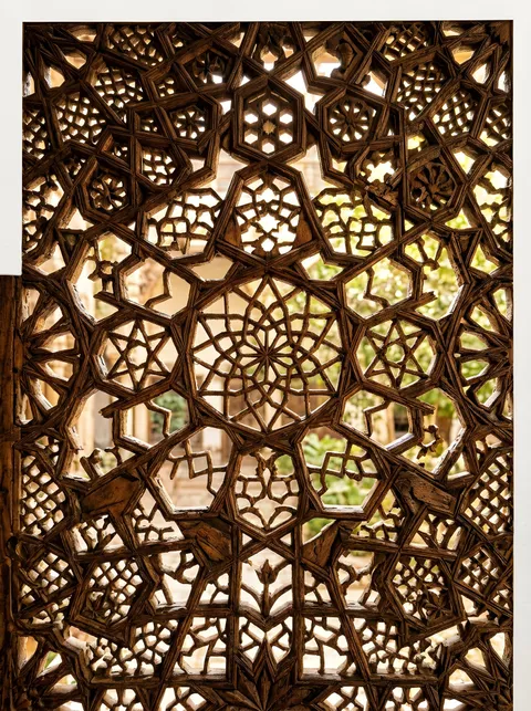 Luce attraverso la Mashrabiya